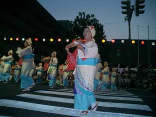 Hanagasa dancers