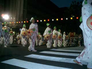 Hanagasa dancers